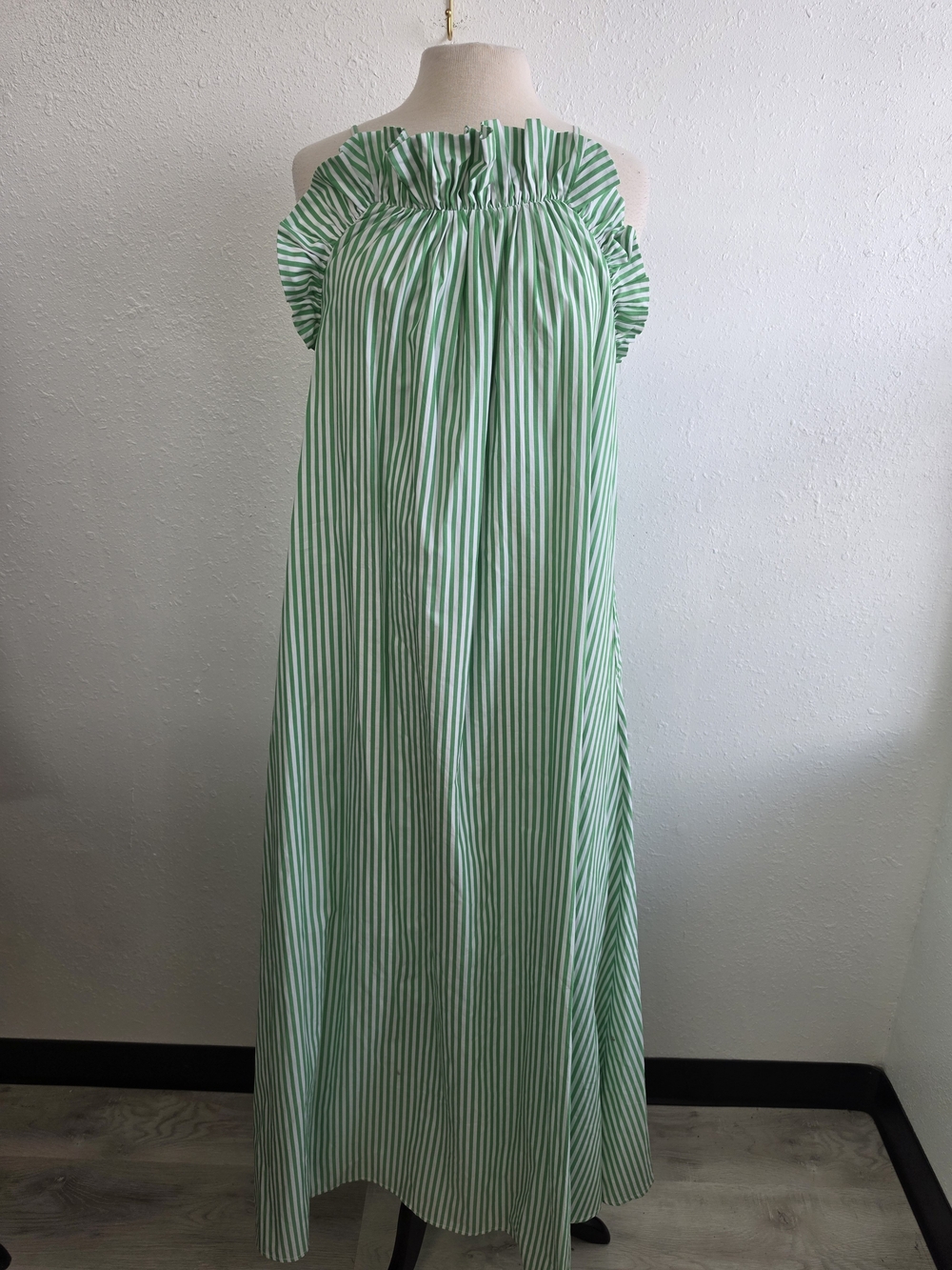 Karlie Green White Stripe Maxi Dress Medium Ruffle Shoulder Pockets Coastal